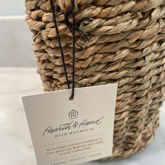 NWT Hearth & Hand with Magnolia Small Twisted Seagrass Basket - Picture 4 of 7